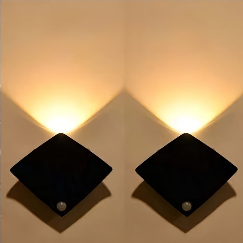 Applique murale LED à détecteur de mouvement, lot de 2 noires à piles