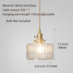 Suspension verre strié transparent et douille dorée, câble 150 cm