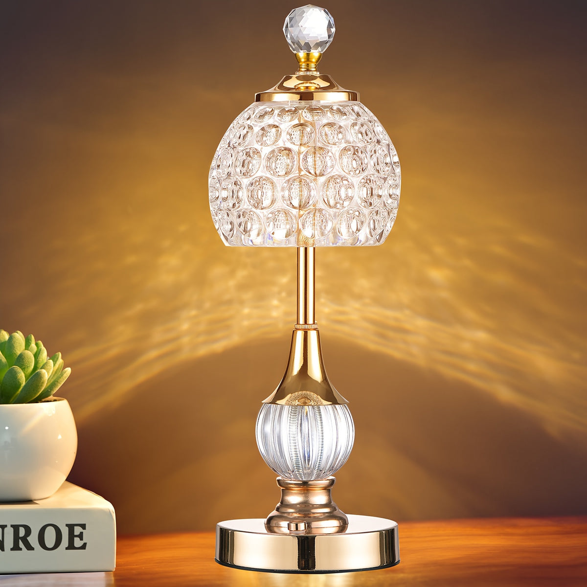 Lampe sans fil à dôme facetté façon cristal