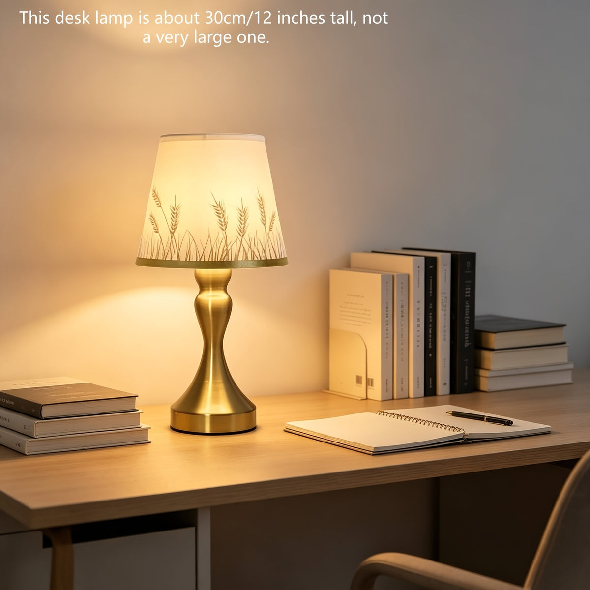 Lampe de chevet pied doré galbé, abat-jour imprimé épis de blé
