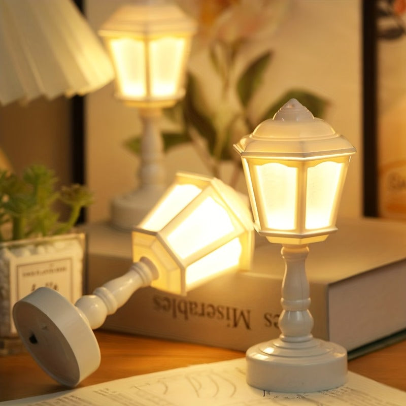 Mini lampe de table 14 cm à piles, abat-jour cloche, lotus ou pagode