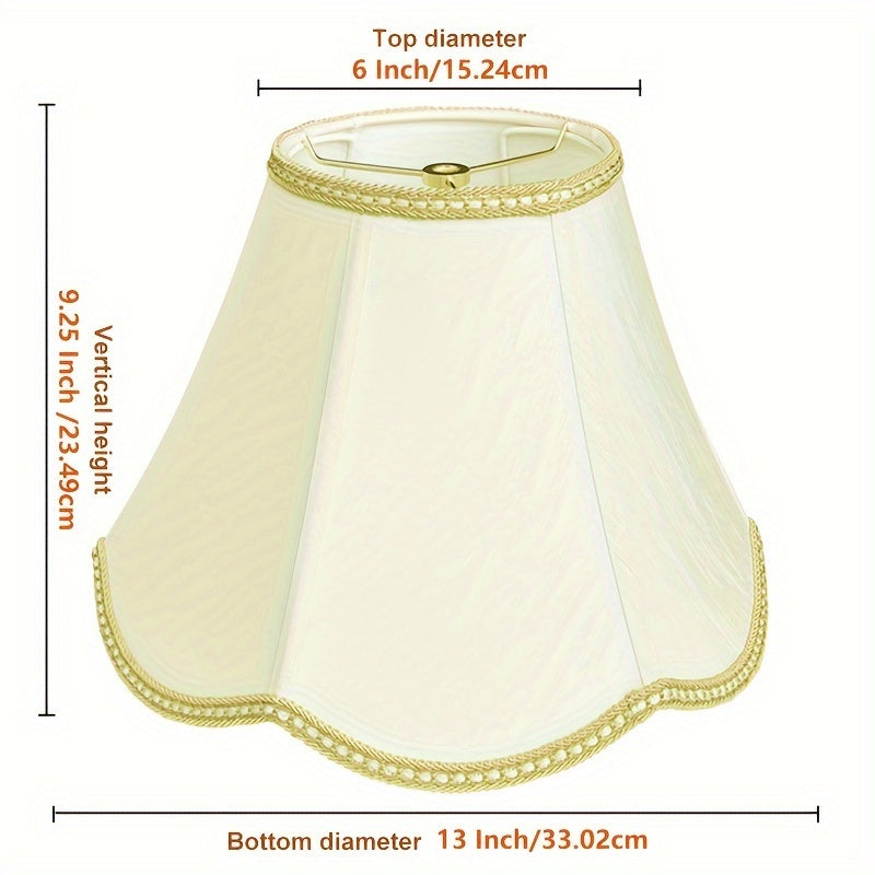 Abat-jour cloche festonné blanc à galon doré, Ø 33 x H 23,5 cm