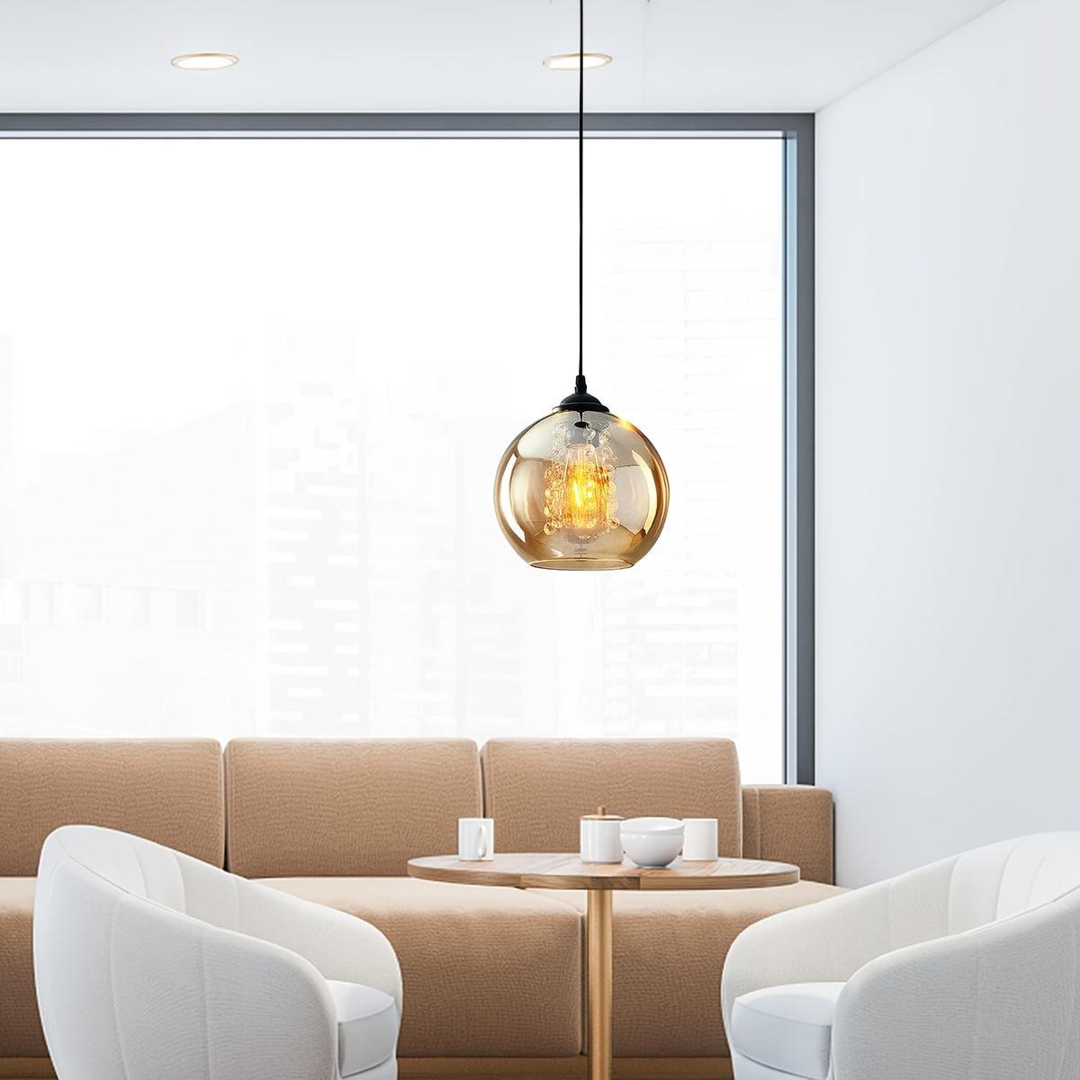 Un îlot de cuisine baigné de lumière dorée