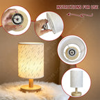 Lampe de table effet bois clair, abat-jour à traits obliques, USB
