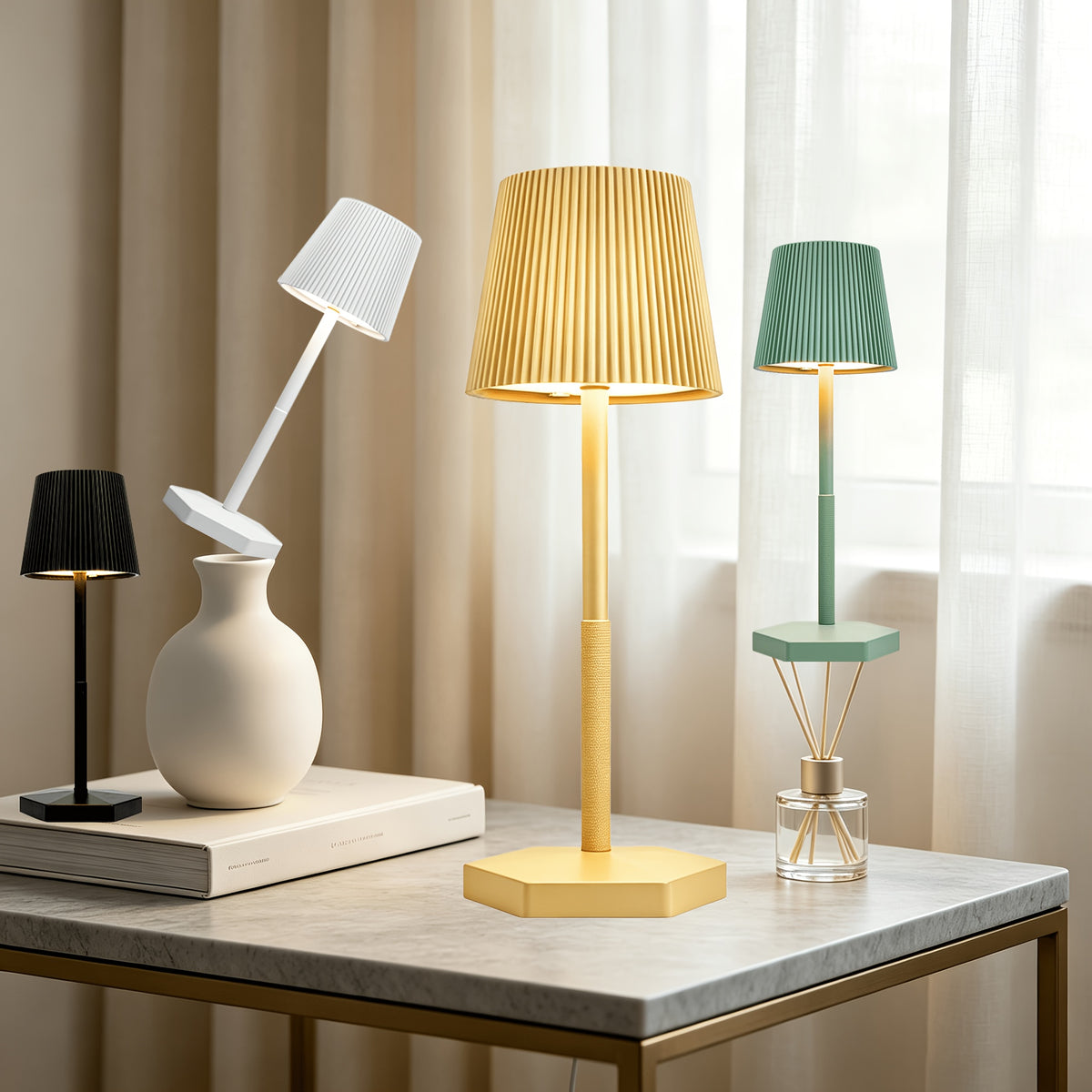 Lampe de table sans fil à abat-jour plissé, socle hexagonal tactile