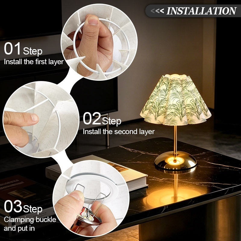 Lampe de table à abat-jour plissé imprimé de palmes vertes