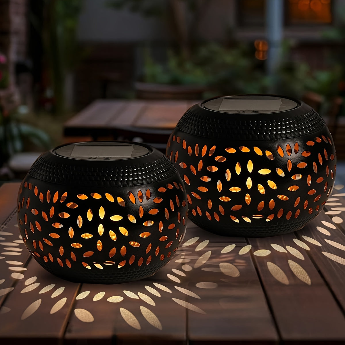 Une boule lumineuse pour patio, jardin et camping