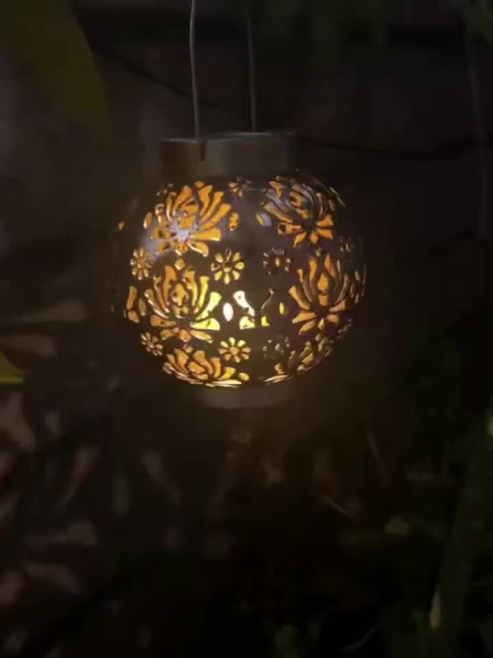 Lanterne solaire boule en métal ajouré, lumière RVB, noire ou cuivrée