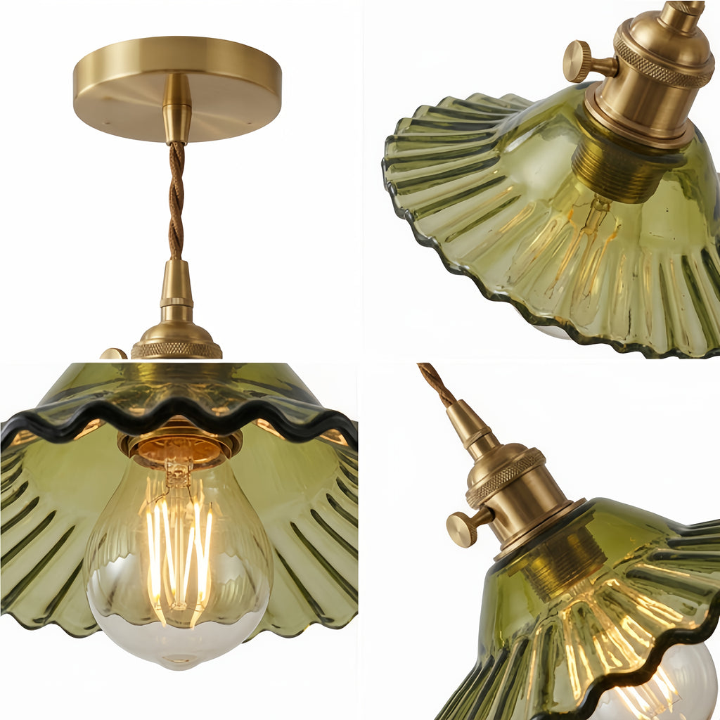 Suspension en laiton et verre plissé vert ou blanc, Ø 21,5 cm