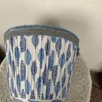 Abat-jour plissé à motif paisley bleu, galon et glands, Ø 30 cm