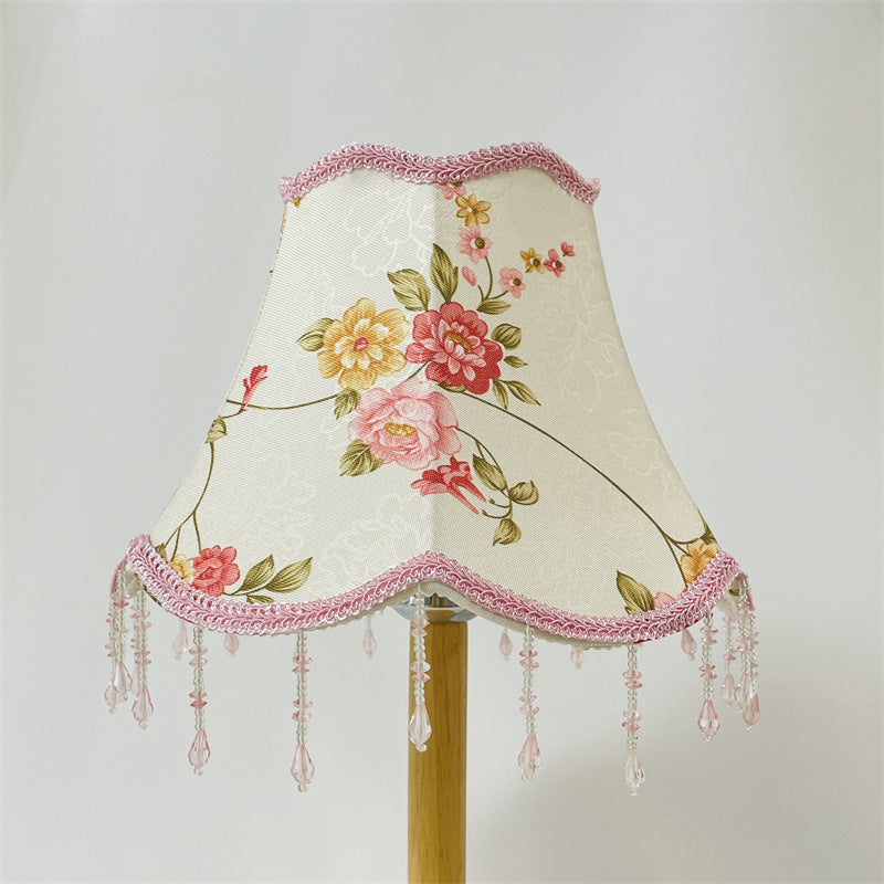 Abat-jour cloche imprimé de roses, galon et pampilles roses, Ø 25 cm