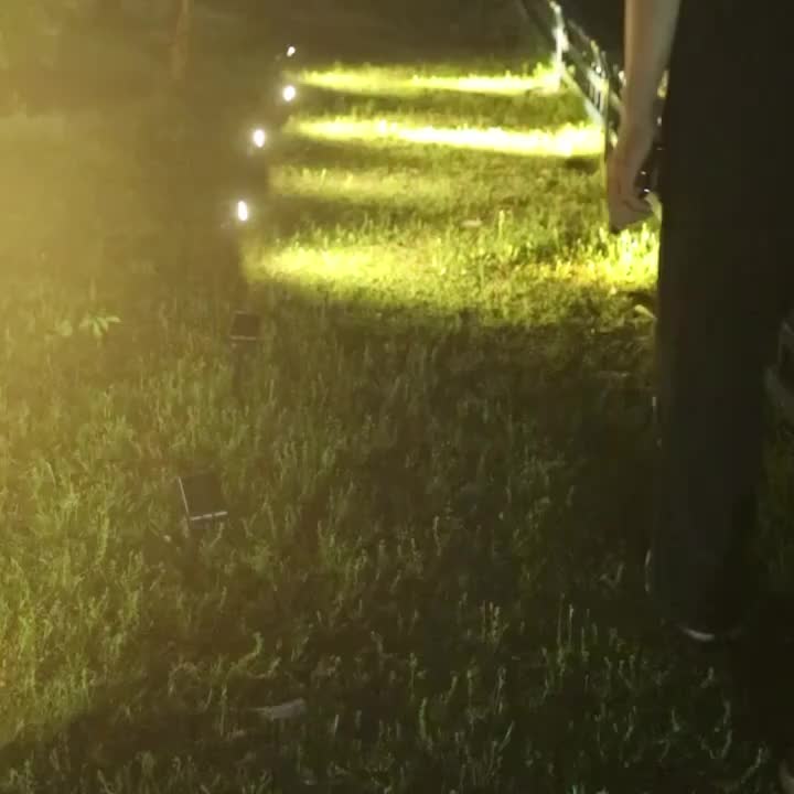Spot solaire 5 LED à détecteur de mouvement, mur ou piquet, lot de 4