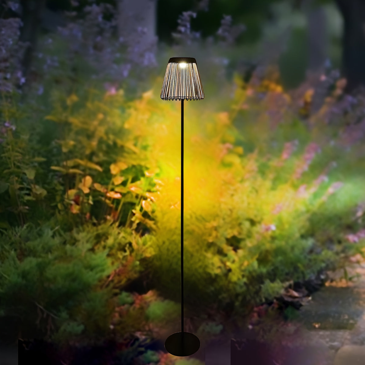 Lampadaire solaire sur pied avec abat-jour cage ajouré