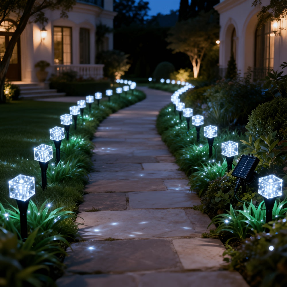 Guirlande solaire cubes effet glaçon sur piquets, 20 ou 30 LED