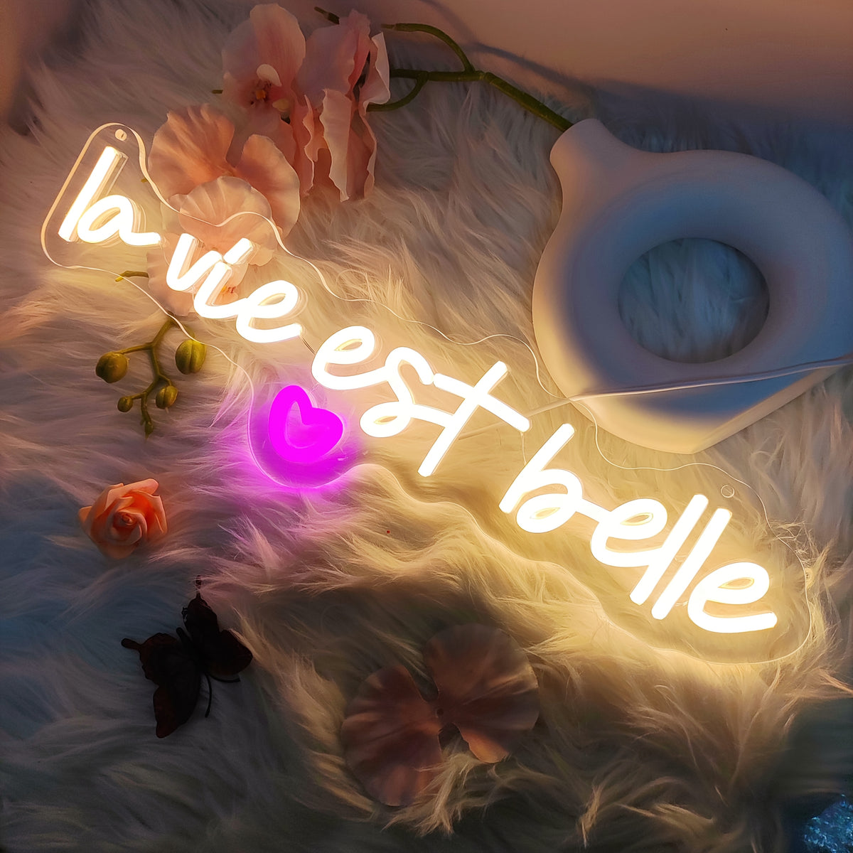 Enseigne néon LED « La vie est belle » blanc chaud et cœur rose