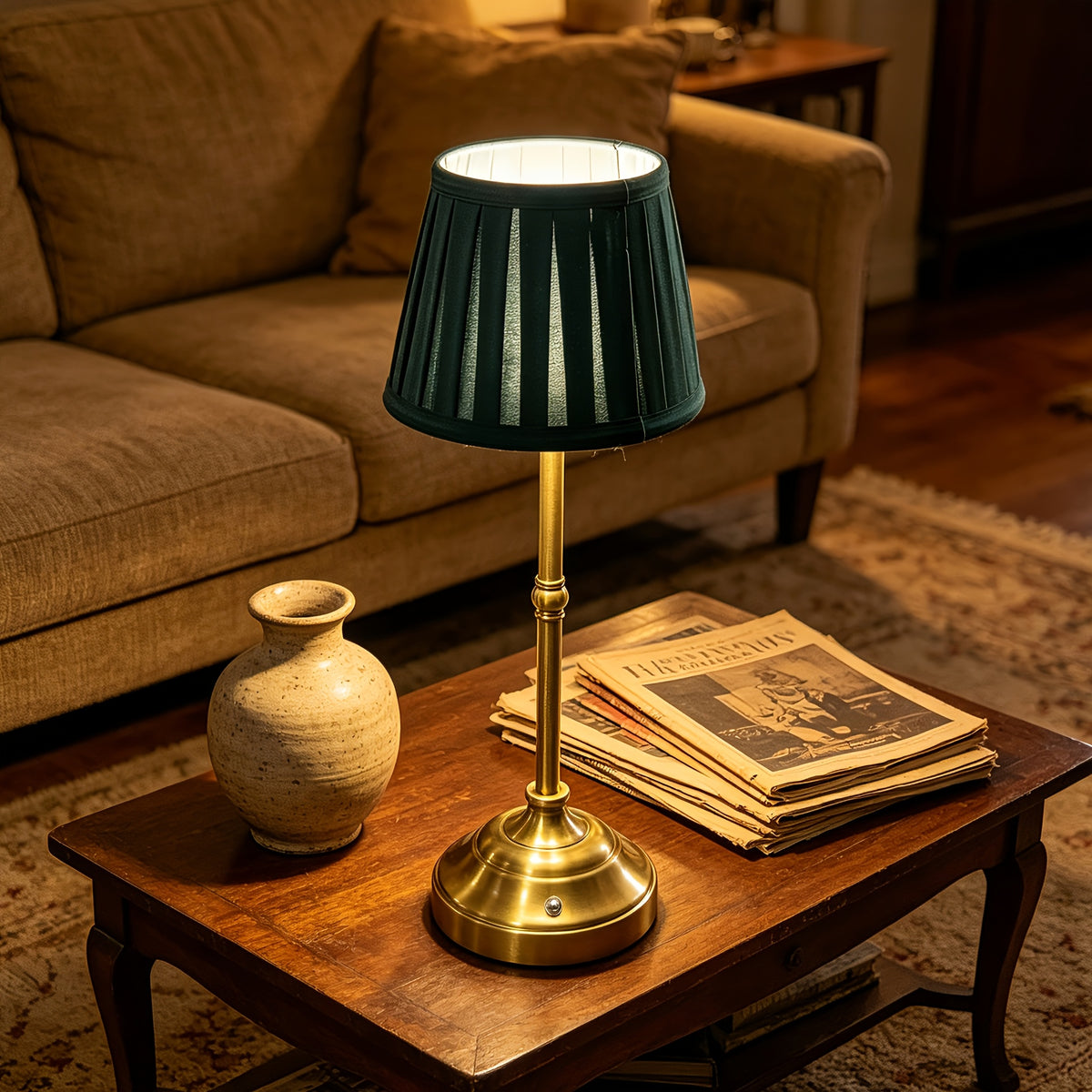 Une lampe sans fil plissée à l'esprit club anglais