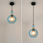 Suspension globe côtelé et perle de verre, rose, bleu, gris ou ambre