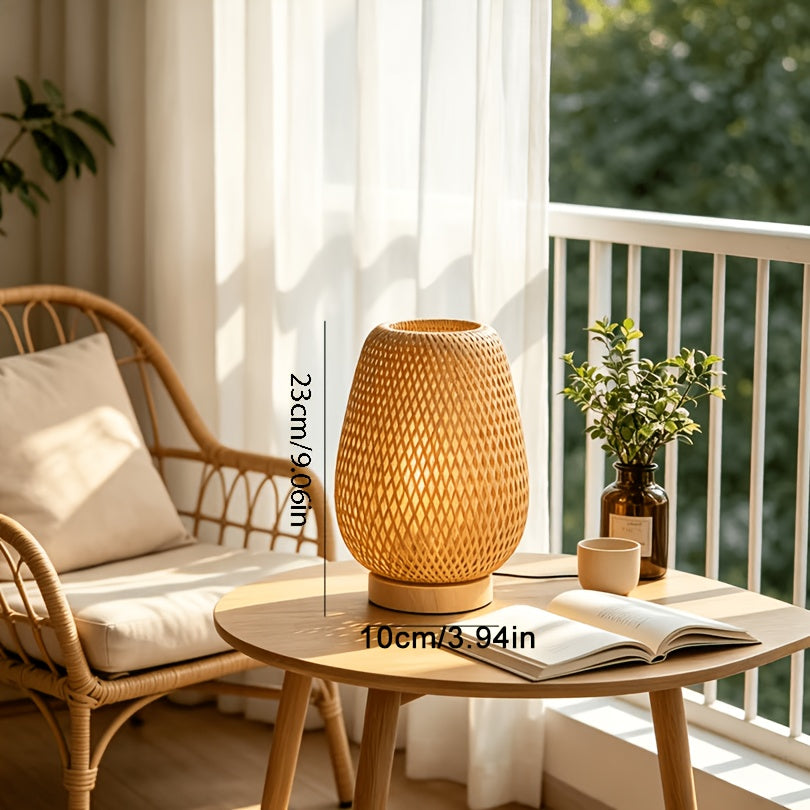 Lampe de chevet en bambou tressé, forme d'œuf sur socle en bois