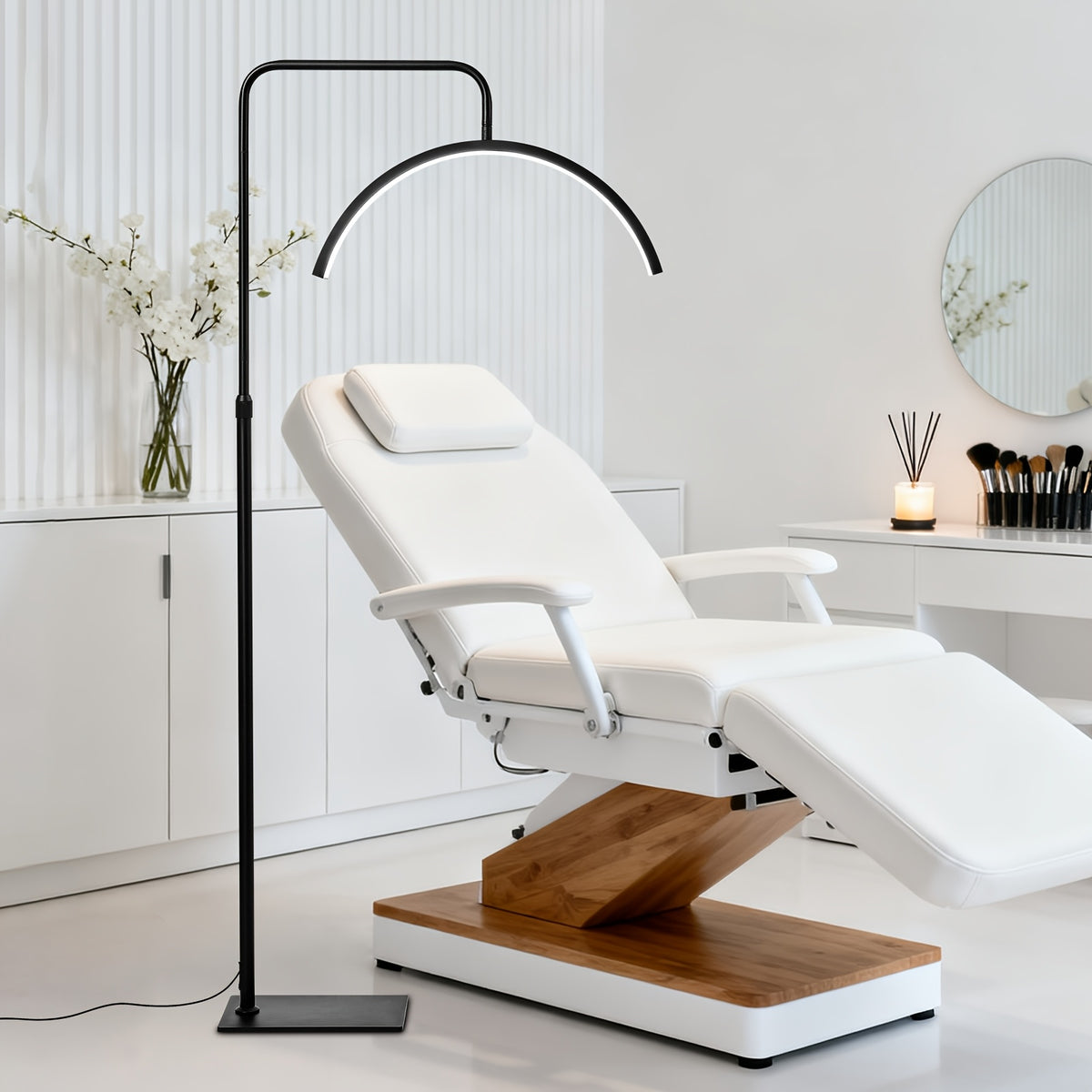 Lampe demi-lune sur pied pour extensions de cils