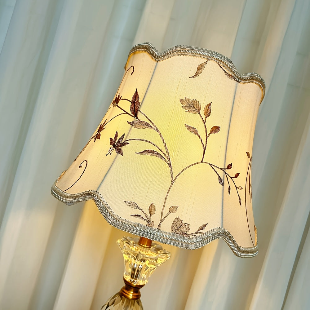Abat-jour brodé crème à bord festonné et galon tressé, Ø 30 cm
