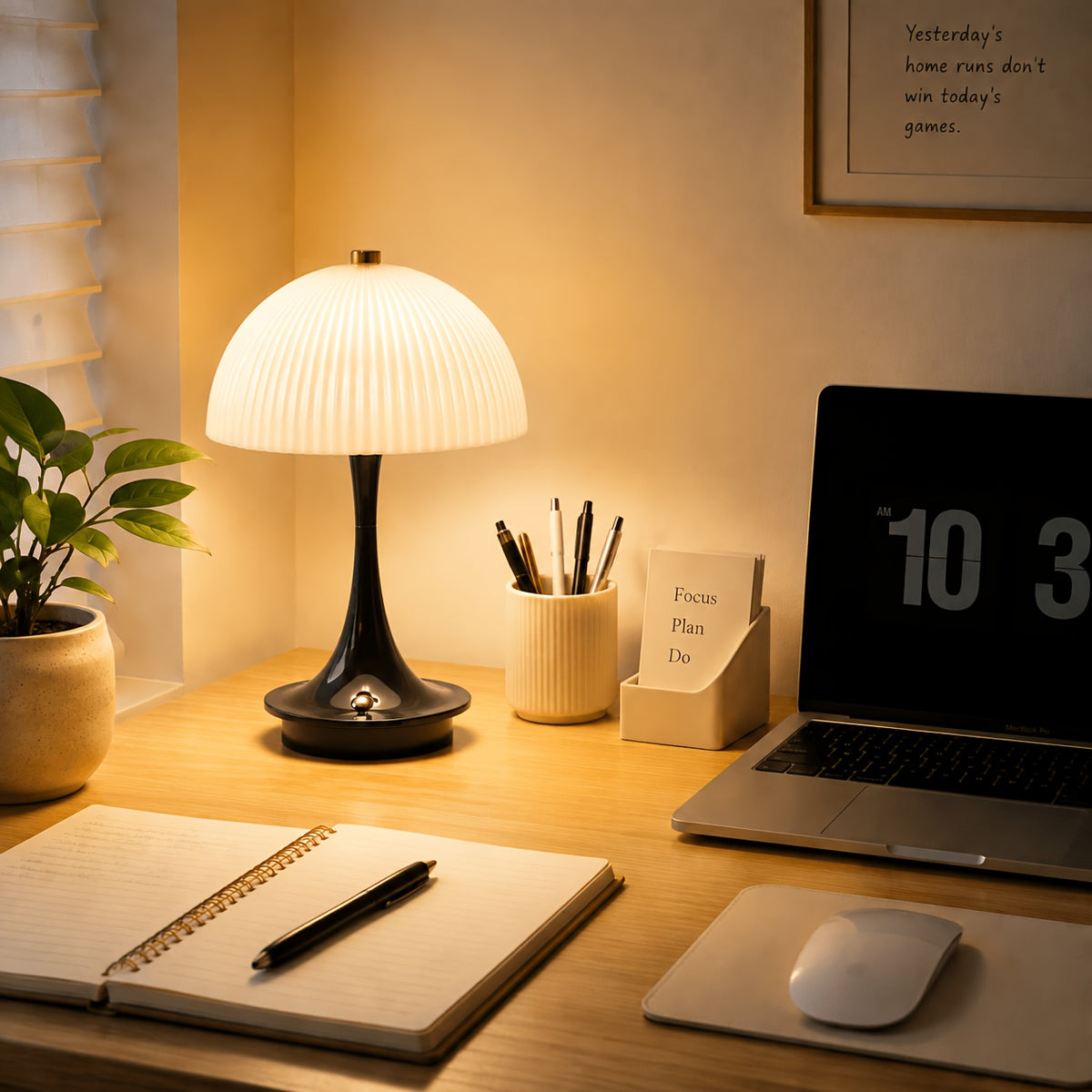 Lampe champignon sans fil à dôme nervuré, pied noir, blanc ou orange
