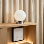 Lampe boule en verre rose sur socle chromé, USB et variateur