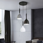 Suspension 3 gouttes en aluminium noir, blanc et gris sur rosace