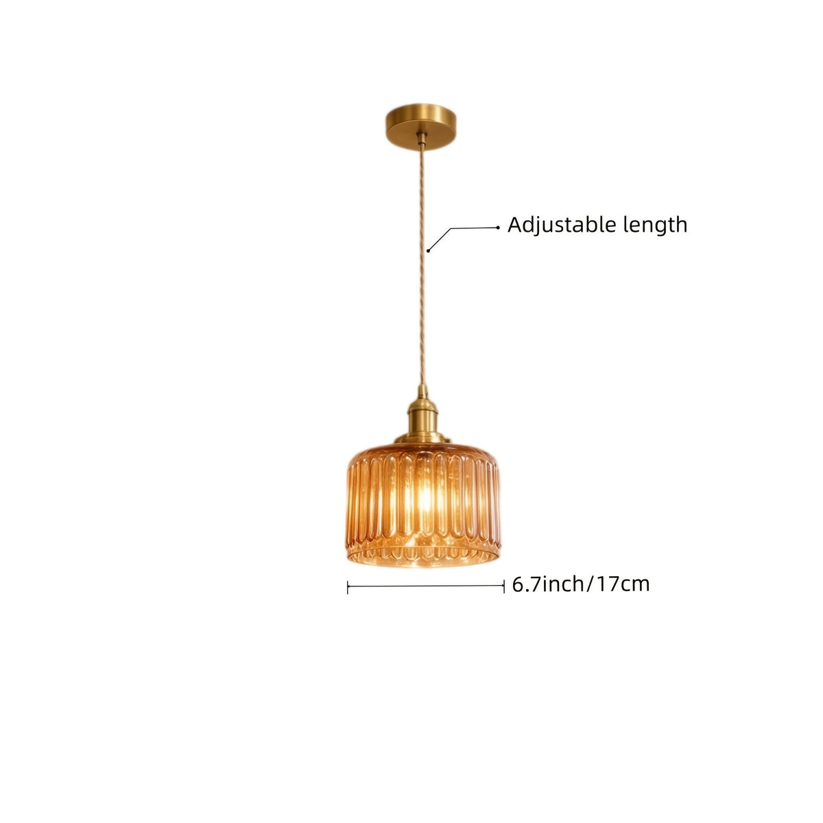 Suspension en verre ambré strié et monture dorée, Ø 17 cm