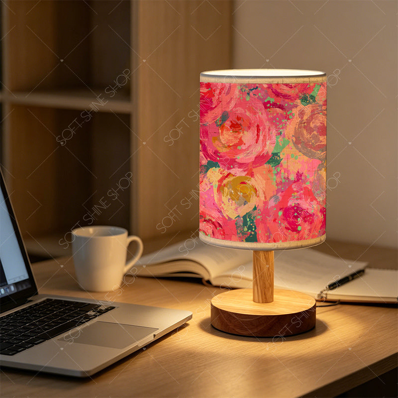 Lampe de chevet à roses peintes façon gouache, abat-jour tissu USB