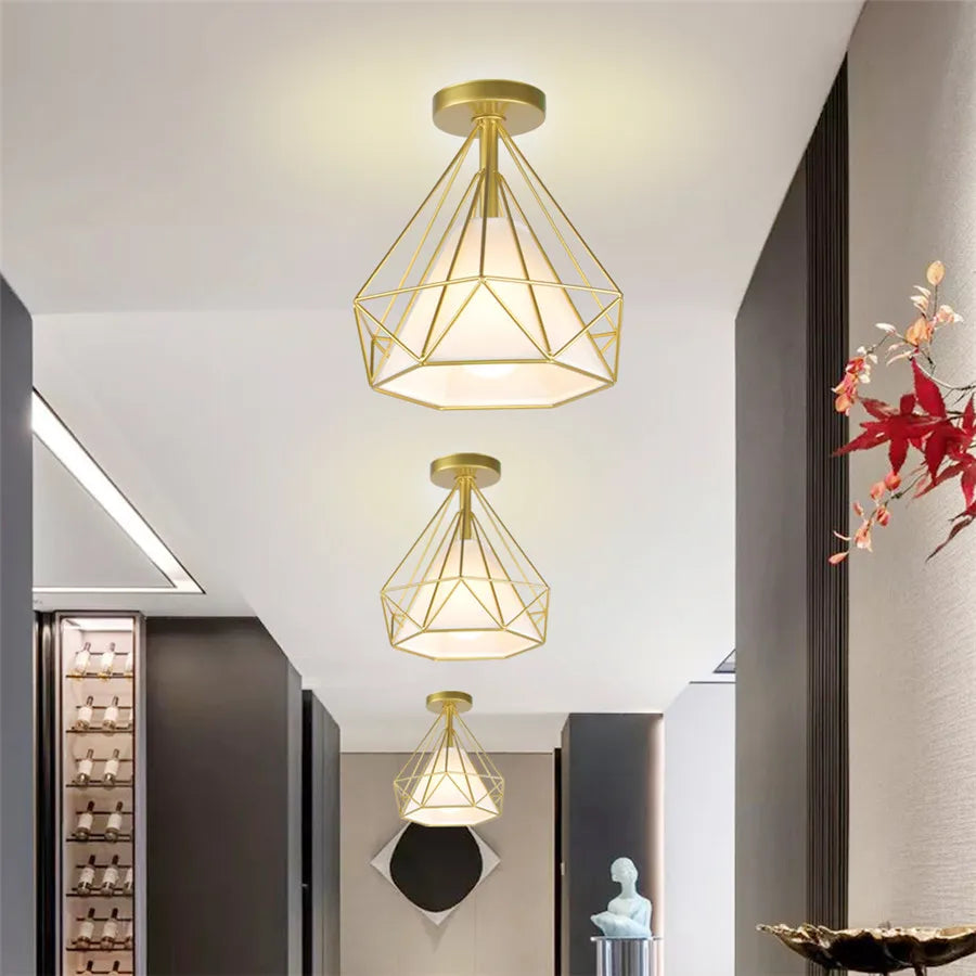 Suspendue ou au plafond : quelle version choisir ?