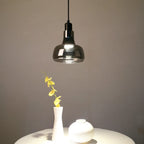 Suspension en verre fumé, quatre silhouettes de 9 à 24 cm, E27