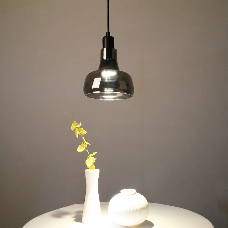 Suspension en verre fumé, quatre silhouettes de 9 à 24 cm, E27