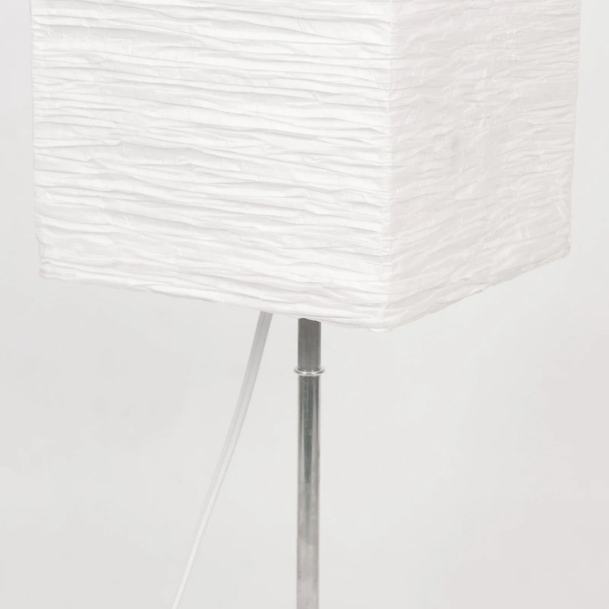 Lot de 2 lampadaires colonnes carrées en papier froissé blanc