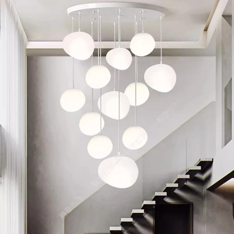 Suspension cascade de globes blancs, de 3 à 25 lumières LED