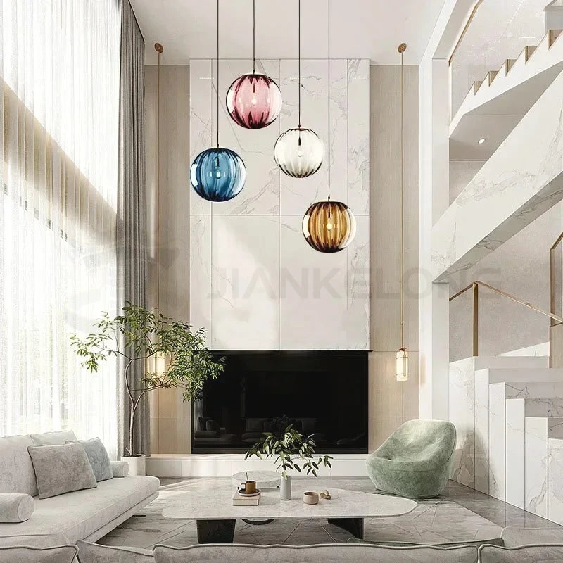 Une grappe de couleurs pour le salon et l'escalier