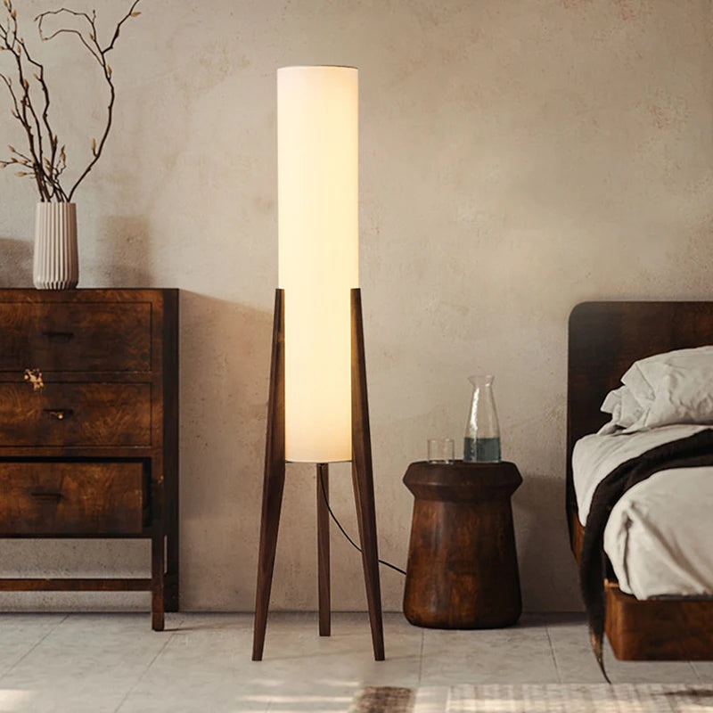 Lampadaire trépied en bois massif et colonne de tissu blanc