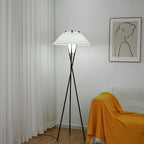 Lampadaire trépied noir à grand abat-jour blanc évasé, 167 cm
