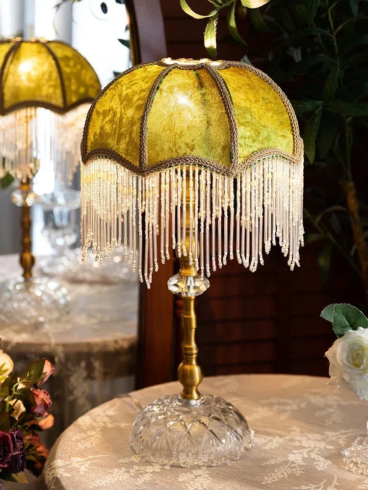 Lampe de chevet vintage en velours, abat-jour dôme à franges perlées