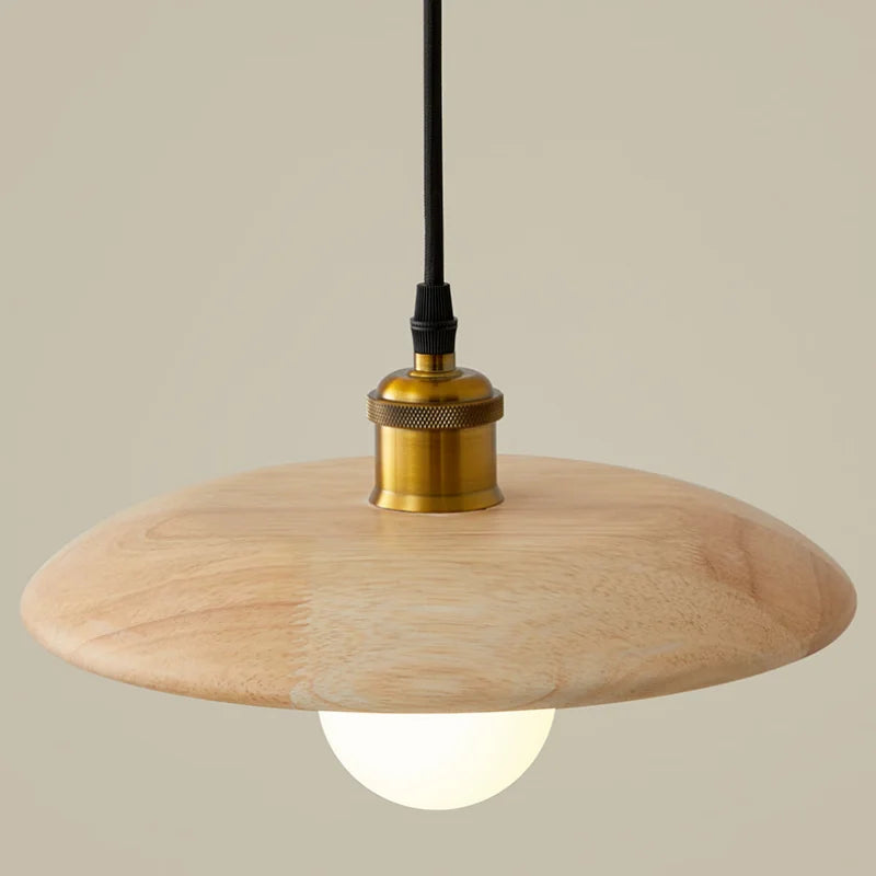 Suspension soucoupe en bois tourné Ø 28 cm, douille E27 dorée