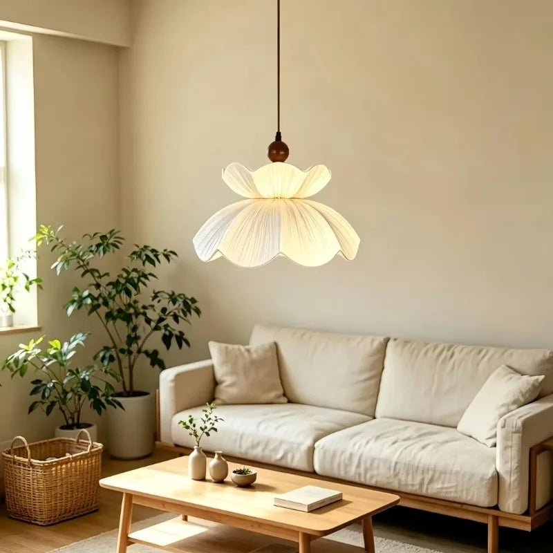 Suspension fleur en tissu plissé blanc et boule en bois, Ø 40 à 60 cm