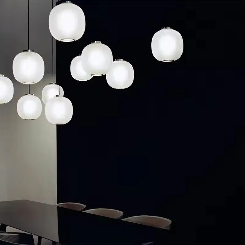 Suspension en verre strié dépoli, gris fumé ou blanc, Ø 24 cm