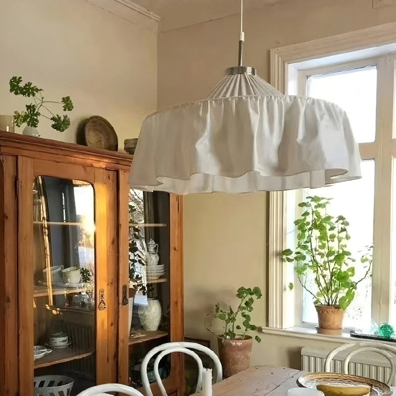 Suspension tissu plissé à volant au charme rétro