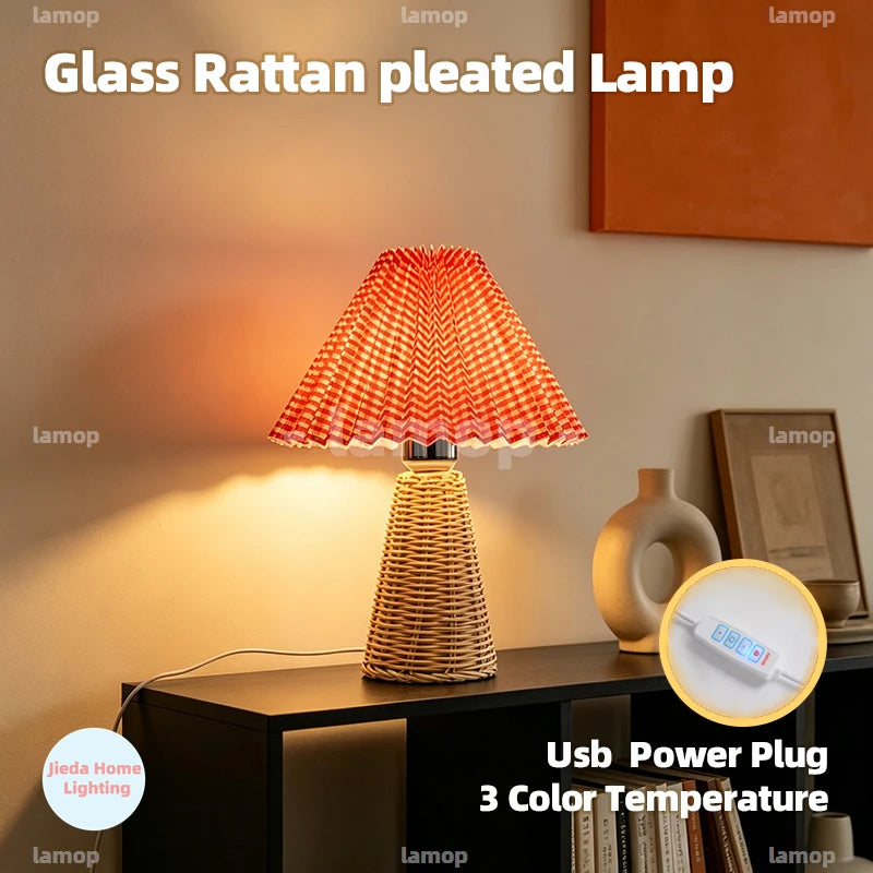 Lampe de chevet en rotin à pied conique et abat-jour plissé, 31 cm
