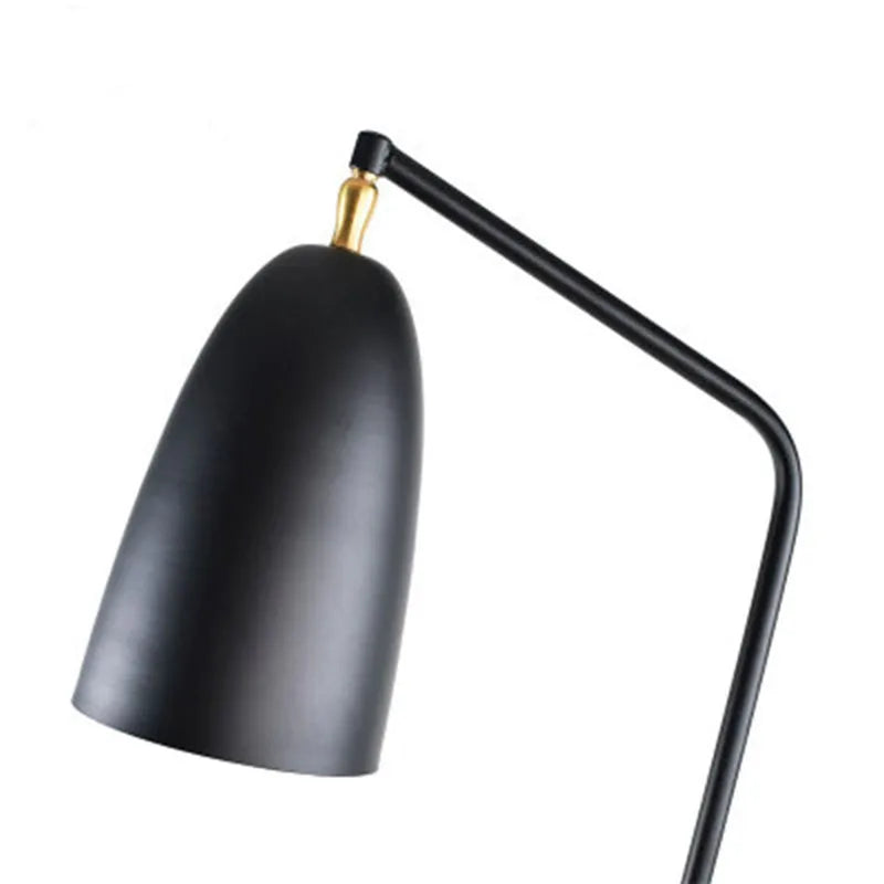 Lampadaire liseuse trépied en métal, abat-jour conique 133 cm