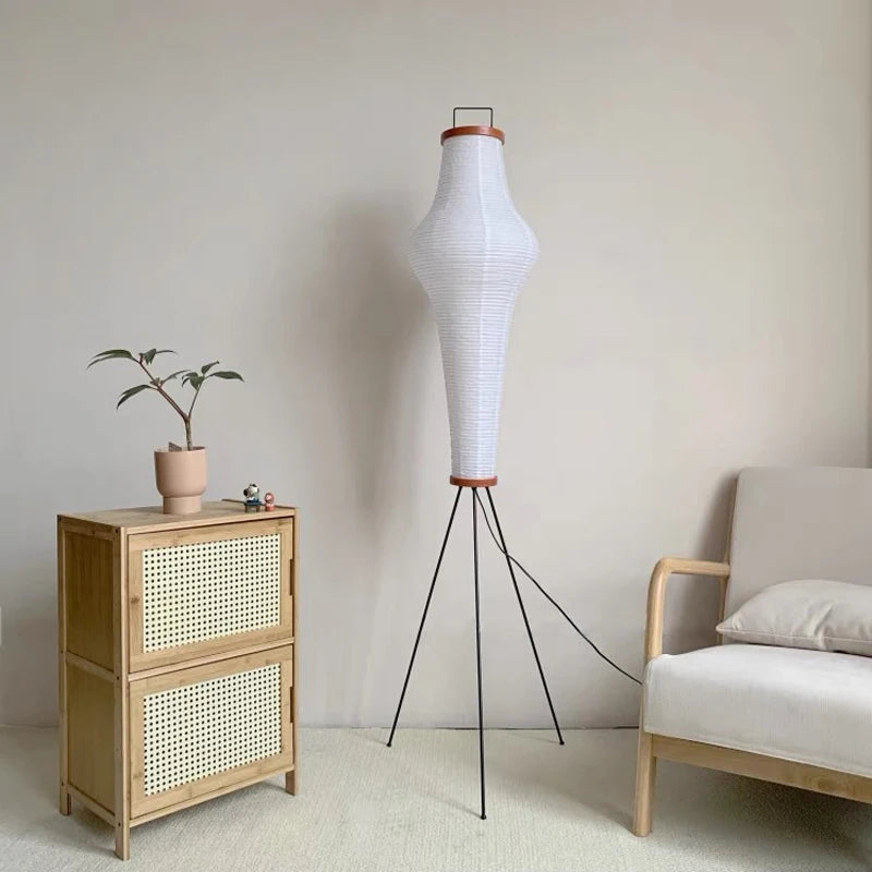 Lampadaire en papier de riz sur trépied, silhouette élancée 162 cm