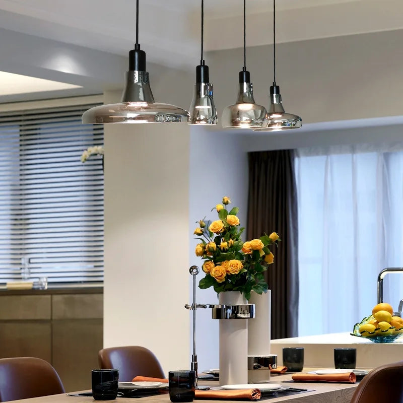 Suspension en verre fumé à tête noire, ampoule LED fournie