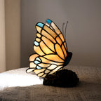 Lampe papillon style Tiffany en vitrail crème et bleu, socle à roses