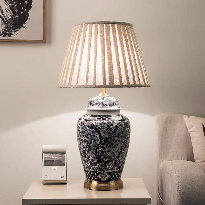 Grande lampe en céramique, porcelaine bleue ou céramique mate