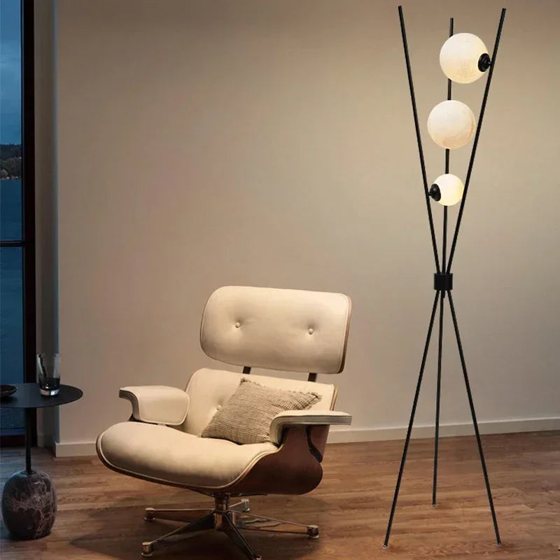 Lampadaire trépied à trois lunes imprimées en 3D, structure noire