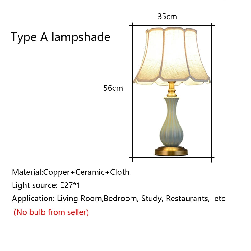 Lampe en céramique céladon côtelée, socle doré, abat-jour 35 cm